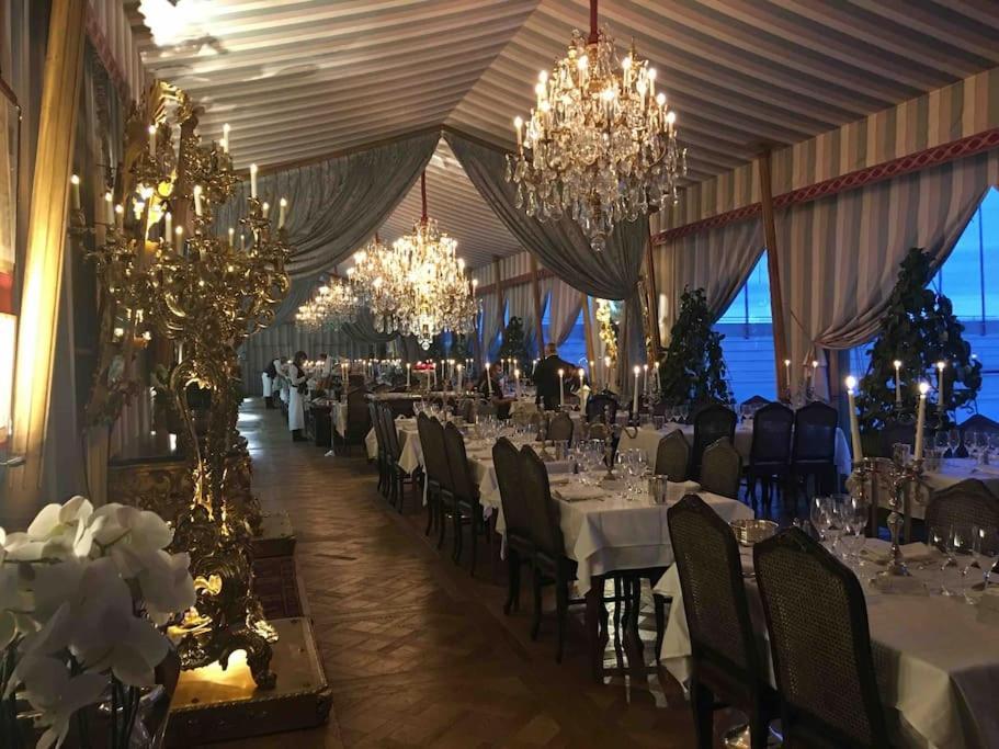 Grands Buffets Hebergement Chambre Narbonne Bagian luar foto