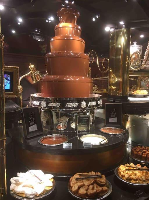 Grands Buffets Hebergement Chambre Narbonne Bagian luar foto