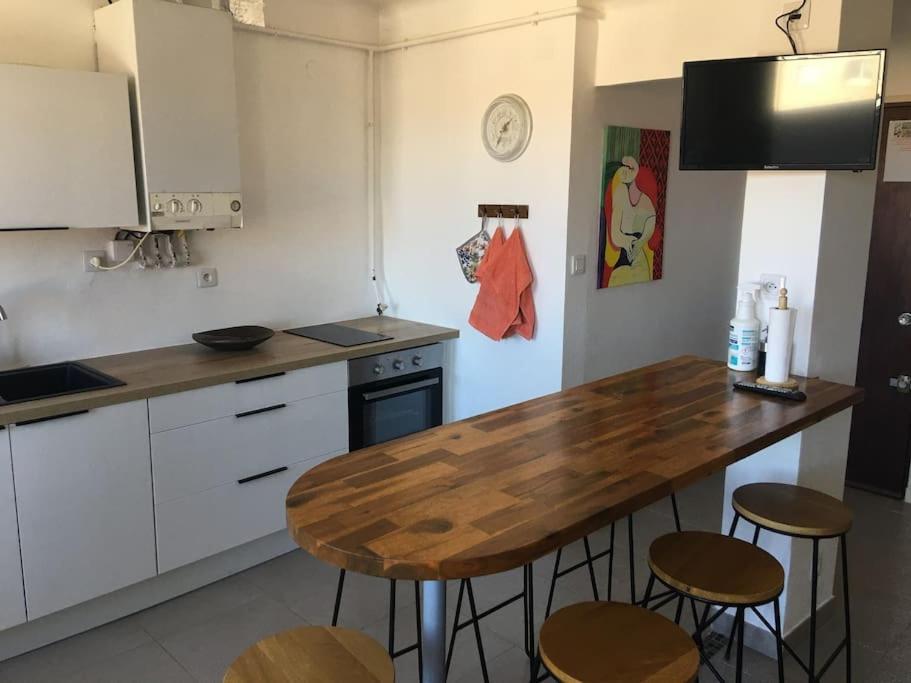 Grands Buffets Hebergement Chambre Narbonne Bagian luar foto
